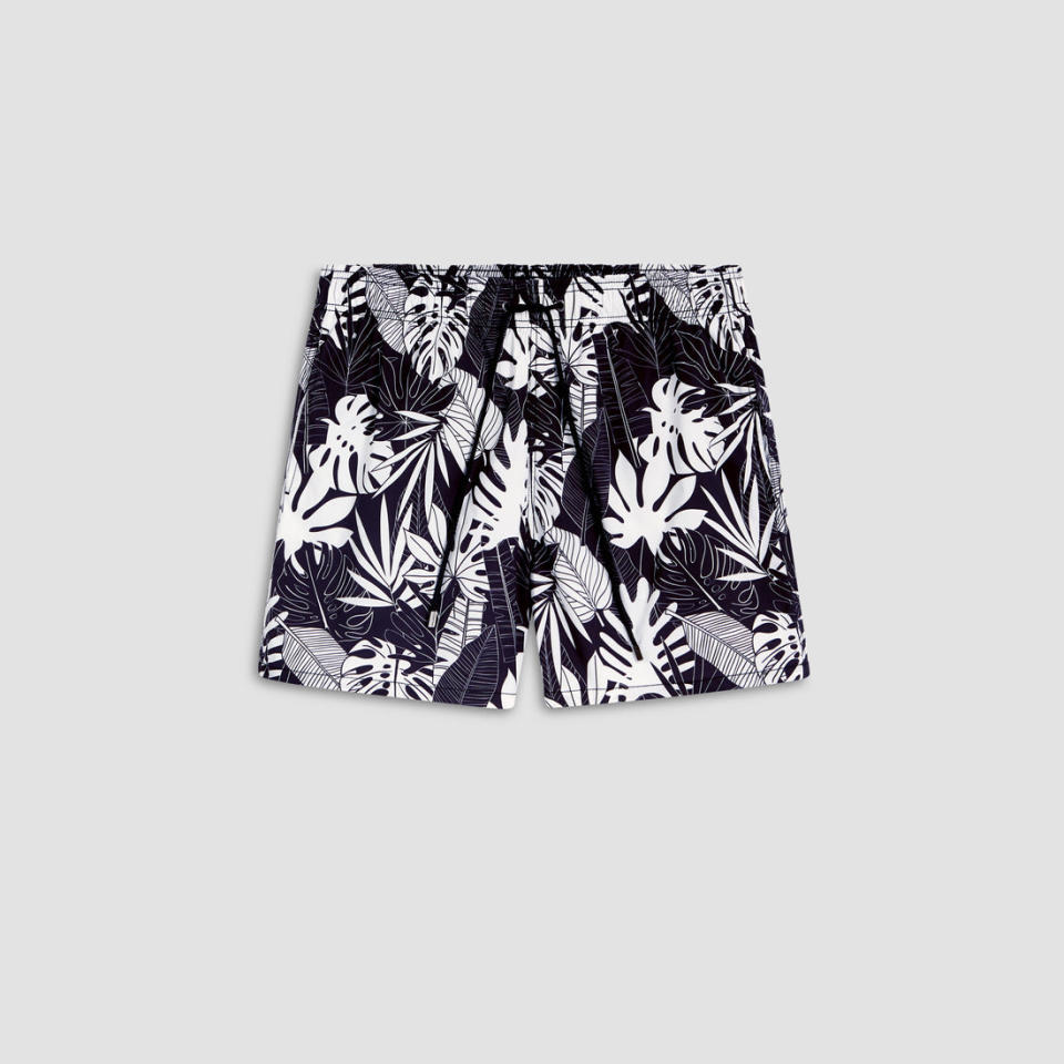 <p><a href="https://go.redirectingat.com?id=74968X1596630&url=https%3A%2F%2Fwww.bugatchi.com%2Fproducts%2Fmax-tropical-leaves-swim-trunks-caviar&sref=https%3A%2F%2Fwww.menshealth.com%2Fstyle%2Fg44174502%2Fbest-swim-trunks-for-men%2F" rel="nofollow noopener" target="_blank" data-ylk="slk:Shop Now;elm:context_link;itc:0;sec:content-canvas" class="link ">Shop Now</a></p><p>Max Tropical Leaves Swim Trunks</p><p>bugatchi.com</p><p>$149.00</p>