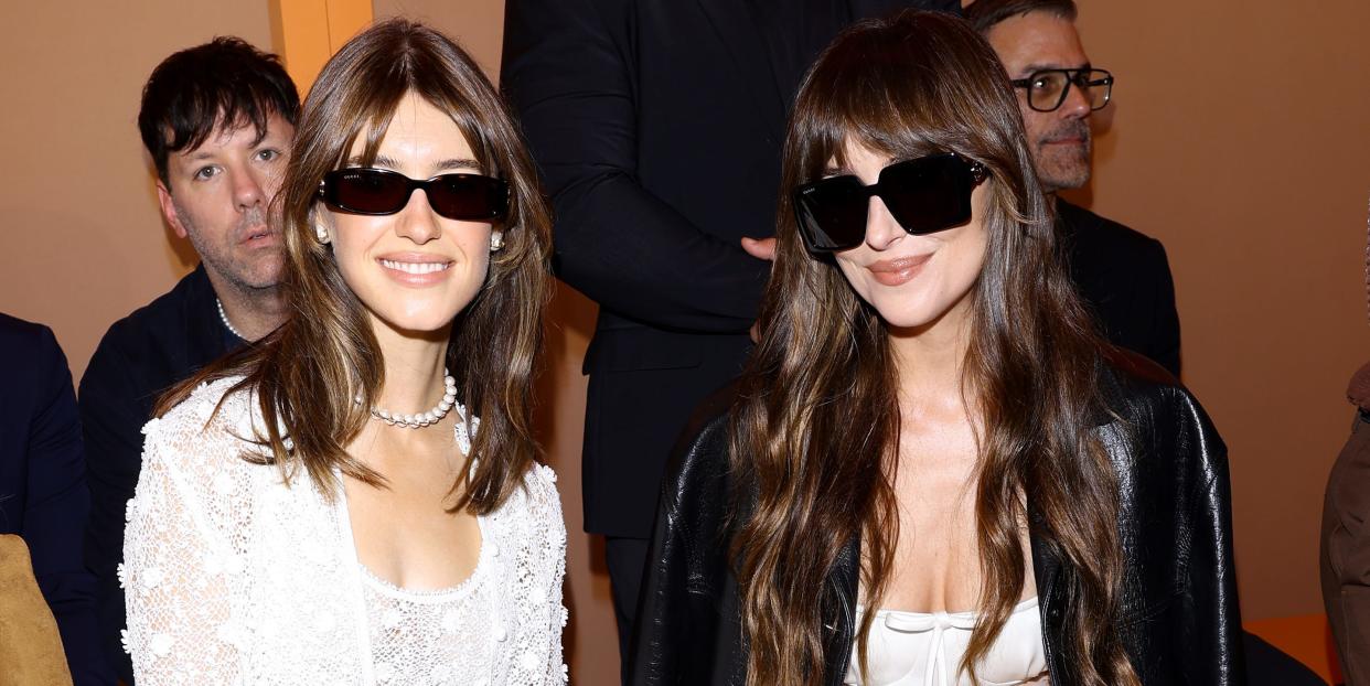 milan, italy september 20 daisy edgar jones and dakota johnson are seen front row at the gucci womens spring summer 2025 fashion show during the milan fashion week womenswear springsummer 2025 at triennale di milano on september 20, 2024 in milan, italy photo by jacopo m raulegetty images for gucci