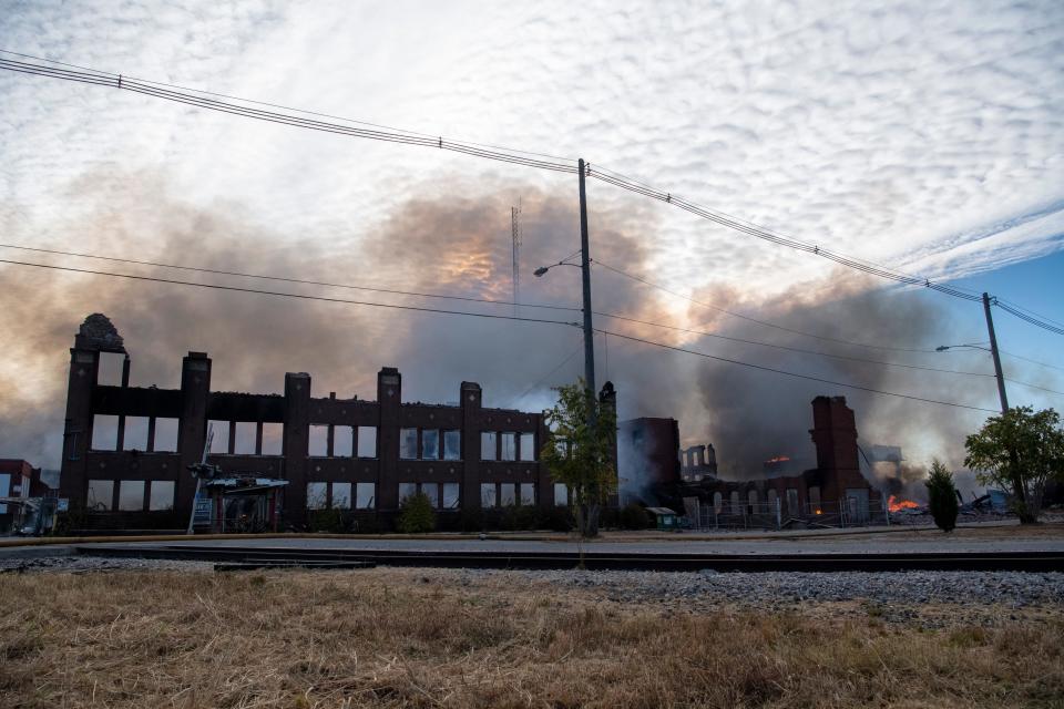 Smoke billows from a fire at 119 N. Morton Ave in Evansville, Ind., Monday morning, Oct. 17, 2022. 
