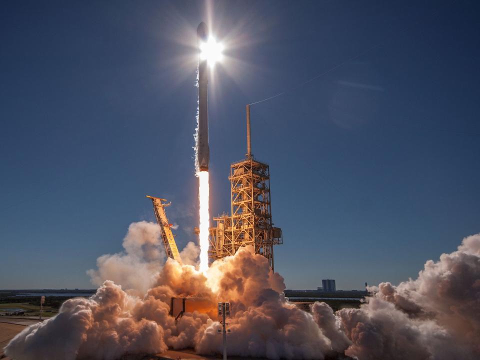 falcon 9 rocket launch koreasat 5a spacex flickr 38056454431_706e1e5a68_k