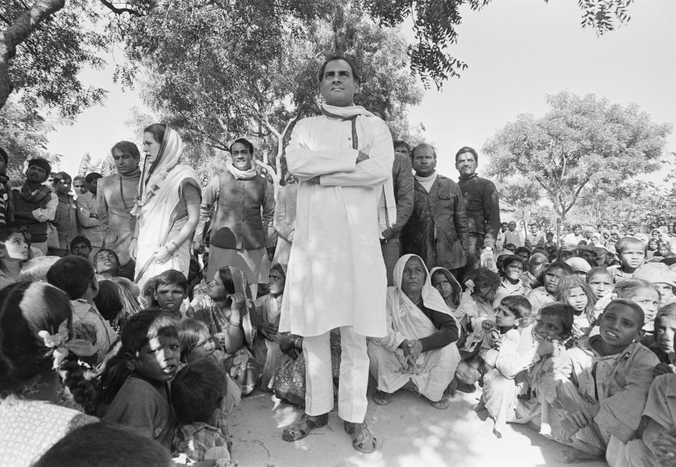 Rajiv Gandhi and his Italian-born wife Sonia campaign in the Indian city of Amethi. (Photo by Alain Nogues/Sygma via Getty Images)