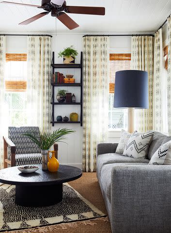 15 Small Living Room Layouts That Maximize Space