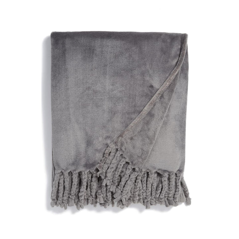 Nordstrom at Home Kennebunk Bliss Plush Throw. (Photo: Nordstrom)