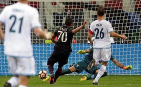 Football Soccer - AC Milan v Lazio - Italian Serie A - San Siro stadium, Milan, Italy - 20/9/16. AC Milan's Carlos Bacca scores against Lazio. REUTERS/Max Rossi