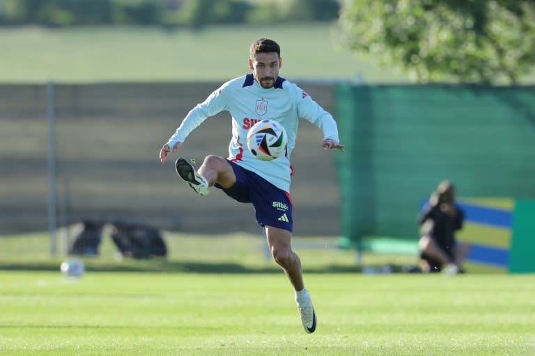 El jugador de la selección español Jesús Navas se entrena en Donaueschingen (Alemania), el 10 de junio, antes de la Eurocopa (LLUIS GENE)