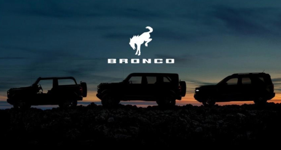 左邊是 Bronco 兩門版、中間是四門版、右邊則是定位 Kuga 越野版的 Bronco Sport。