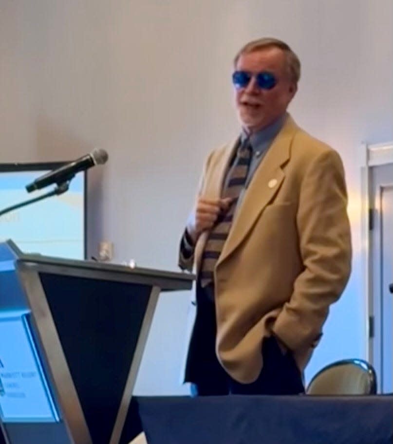 At a state of the islands summit Monday, Sanibel Mayor Richard Johnson said the future's so bright he's got to wear shades