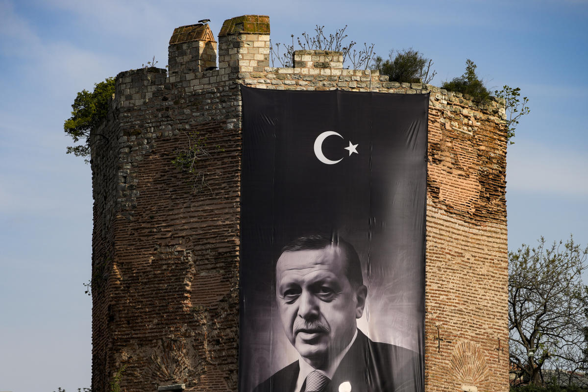 Türk seçmenler bir sonraki cumhurbaşkanına ilişkin nihai kararı ve gelecek vizyonlarını tartıyor