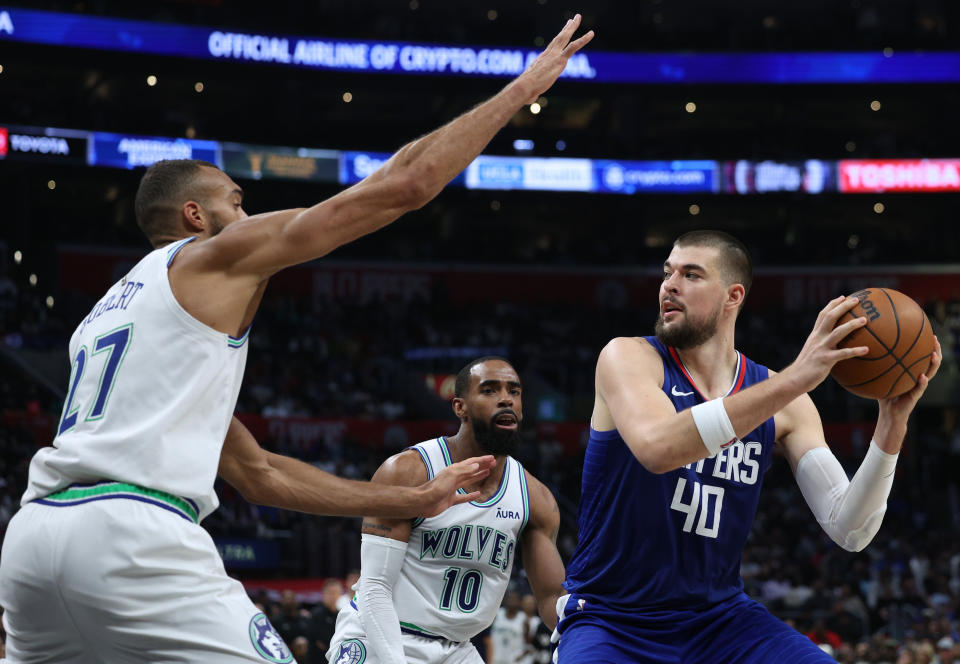 傳奇中鋒Shaquille O’Neal直言Rudy Gobert（防守者）被高估了。（NBA Photo by Harry How/Getty Images）