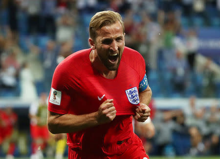 El delantero inglés Harry Kane festeja tras anotar frente a Túnez en su duelo por el grupo G del Mundial de fútbol de la FIFA en Volgogrado, Rusia, jun 18, 2018. REUTERS/Sergio Perez