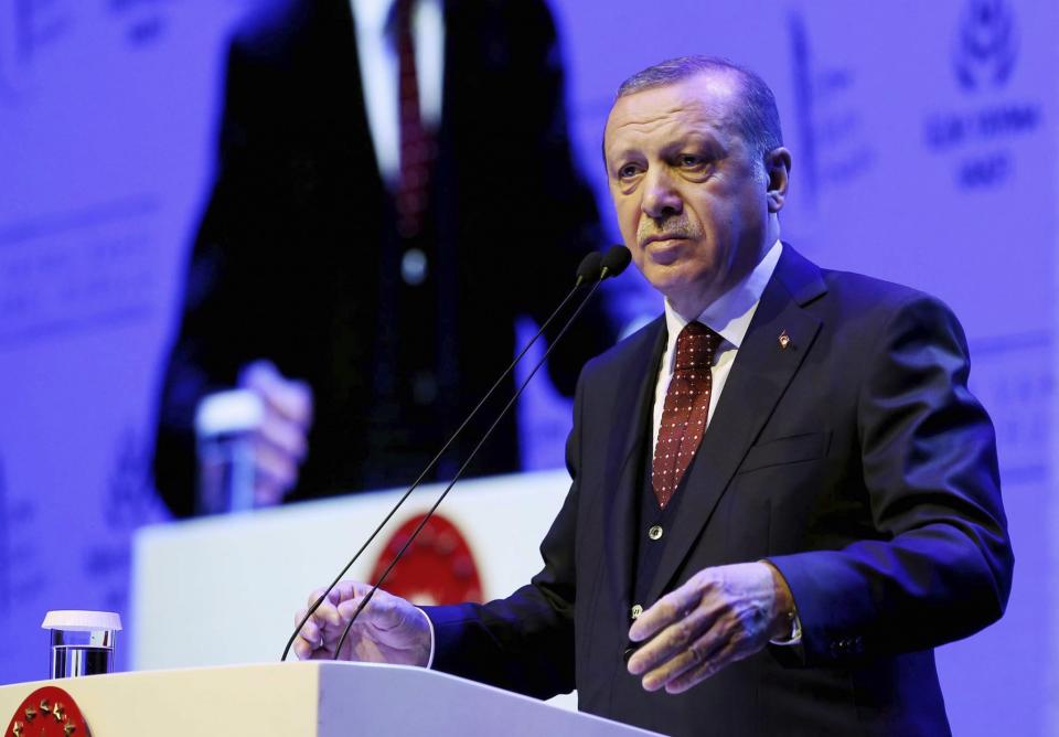 Am 16. April will Erdogan die Türken über sein Präsidialsystem abstimmen lassen. (Bild: dpa)