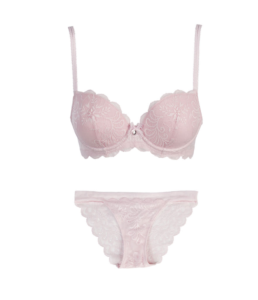 Le Mystere Sophia Lace Bra and Bikini Panty (Photo: Dillard’s)