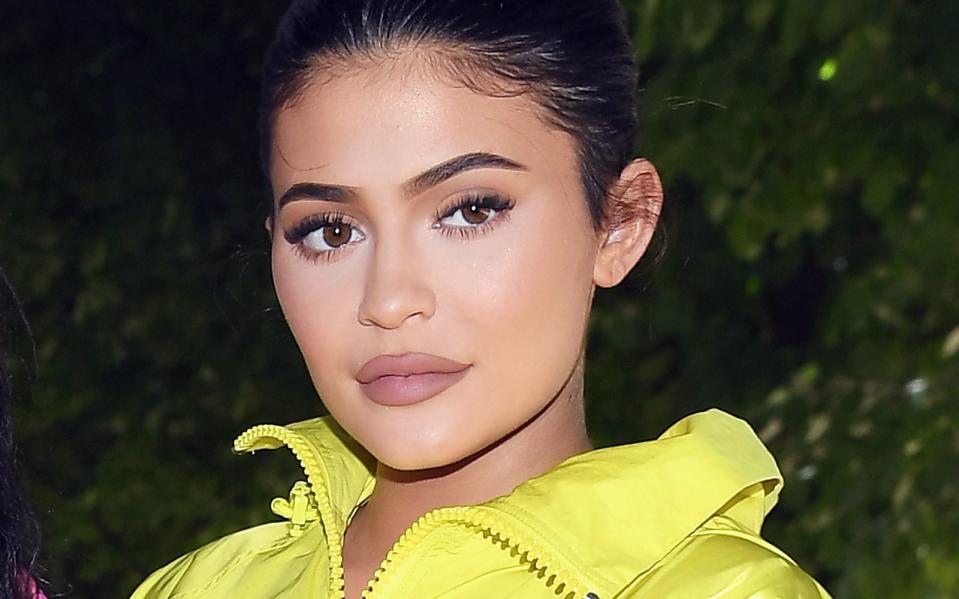 2019 machte Kylie Jenner als jüngste Selfmade-Milliardärin Schlagzeilen, inzwischen ist ihr Vermögen laut "Forbes" allerdings auf 600 Millionen Dollar geschrumpft. Sicher ist: Dank ihrer Kylie-Cosmetics-Marke und weiteren Produktlinien, die ihren Vornamen tragen, ist sie auf eine Karriere als Reality-Star im Kardashian/Jenner-Clan - zumindest finanziell - nicht mehr angewiesen. (Bild: Pascal Le Segretain/Getty Images)