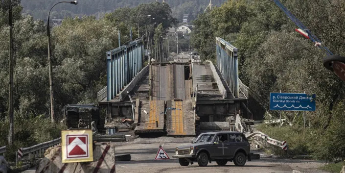 Ukraine Izyum Izium bridge