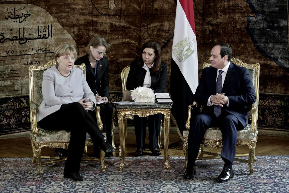 German Chancellor Angela Merkel, left, meets with Egyptian President Abdel-Fattah el-Sissi at the presidential palace in Cairo, Egypt, Thursday, March 2, 2017. (AP Photo/Nariman El-Mofty)