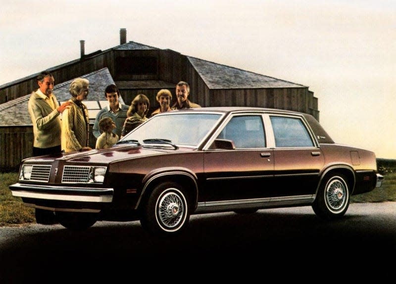 1983 Oldsmobile Omega Sedan - Image: GM