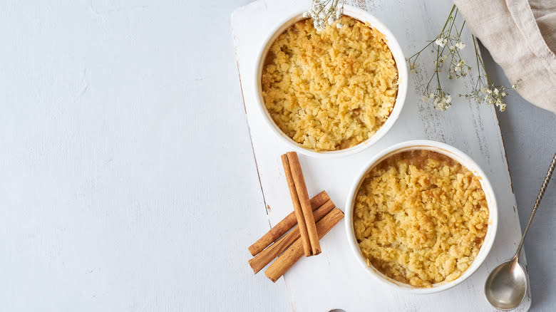 two bowls with streusel topping