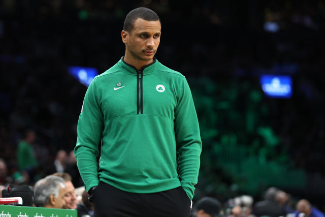 Celtics head coach Joe Mazzulla sidelined just before tip with 'eye irritation' - Yahoo Sports