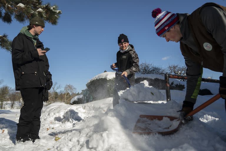 Los efectos de la tormenta de nieve que golpeó Búfalo, Nueva York, el domingo 20 de noviembre de 2022.