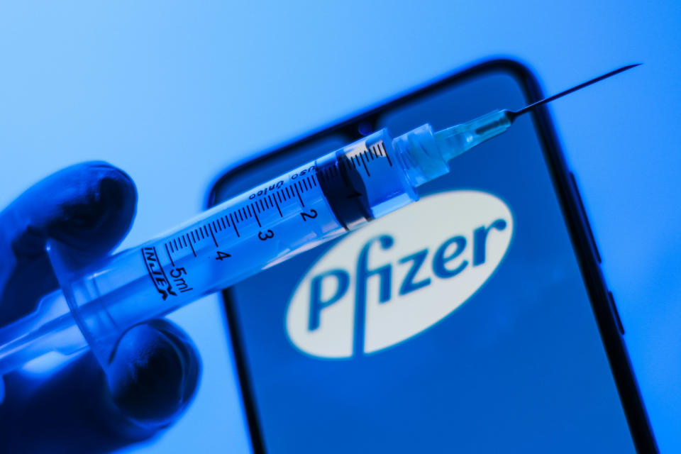 Conceptual photo of vaccine and Pfizer. On Tuesday, April 28, 2020, the American pharmaceutical Pfizer announced that a vaccine for COVID-19 (new coronavirus) may be ready for emergency use in the United States from September. Vaccine testing has already started in Germany and is expected to start in the US next week. (Photo by Cadu Rolim/Fotoarena/Sipa USA)