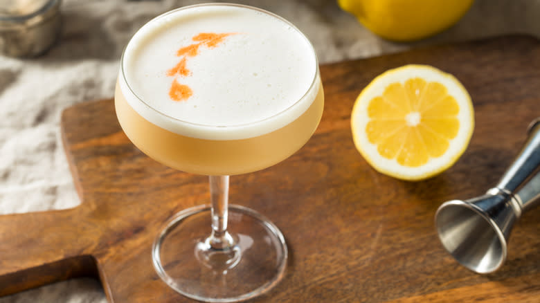Pisco sour with bitters