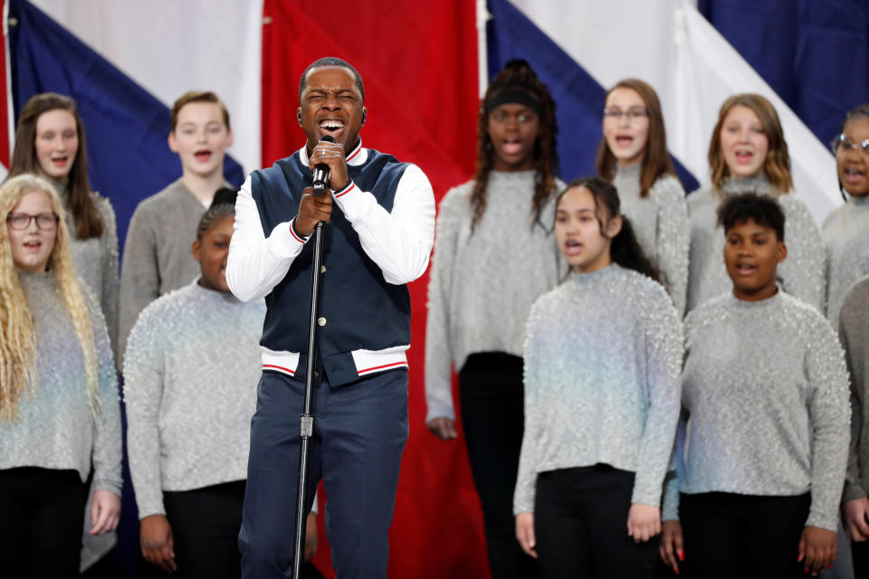 <p>Leslie Odom Jr. performs before the game REUTERS/Kevin Lamarque </p>