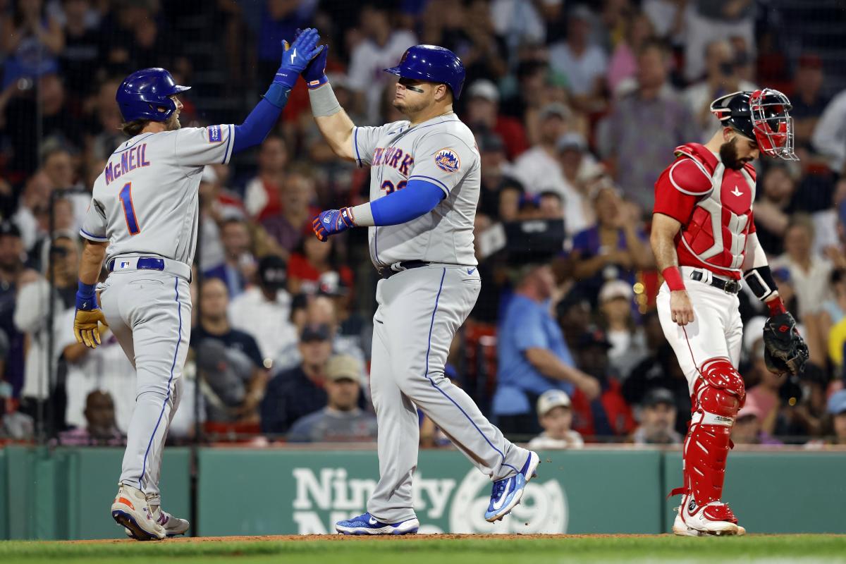 Mets-Red Sox: The Story of the Ball That Got Through Billy