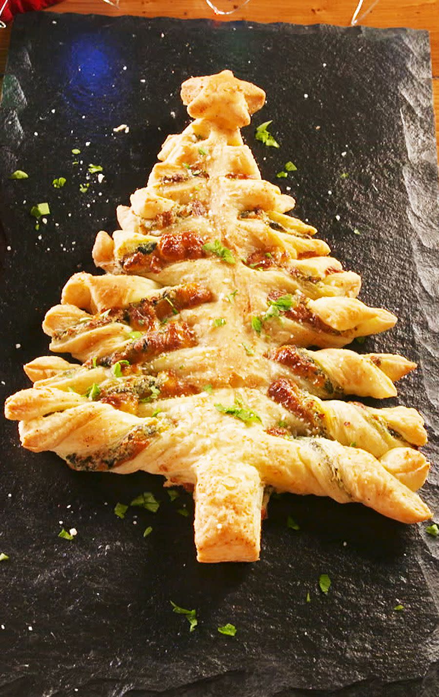 Cheesy Spinach Dip Christmas Tree