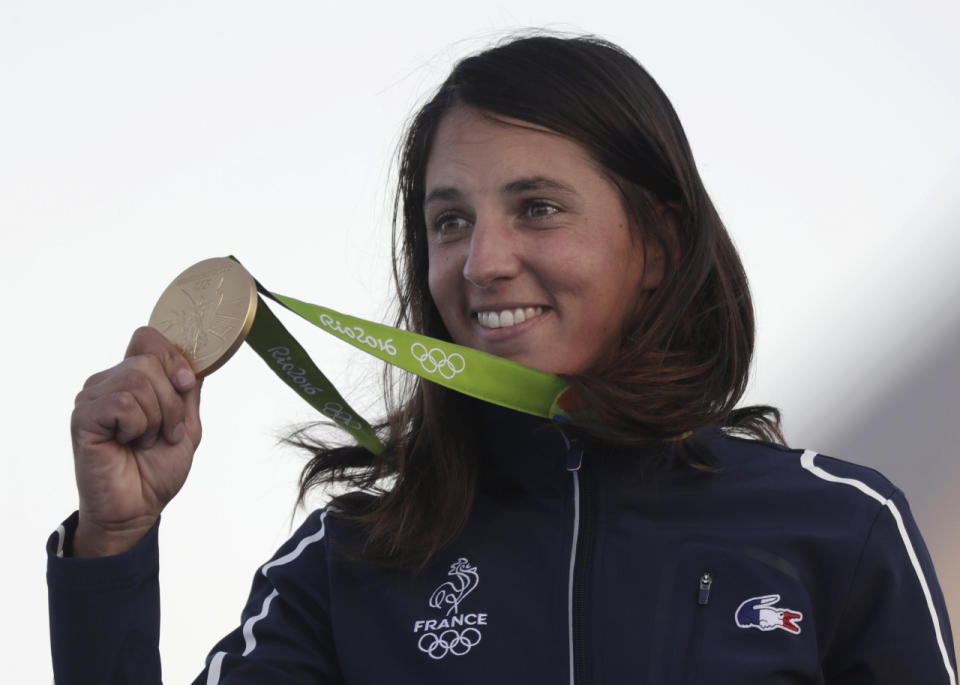 En Francia son 66 mil dólares por oro / En la imagen, Charline Picon, oro en vela