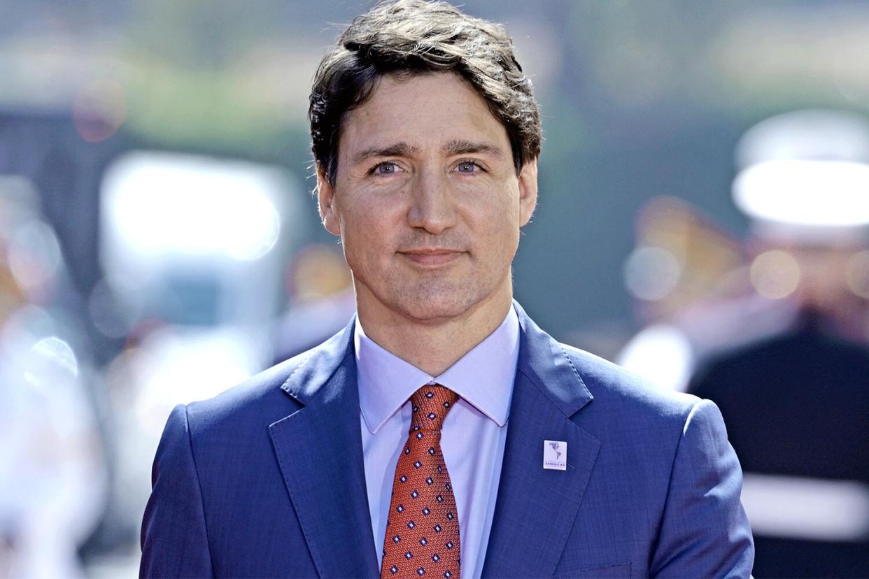 LOS ANGELES, CALIFORNIA - JUNE 08: Prime Minister Justin Trudeau of Canada arrives alongside his wife Sophie Gregoire Trudeau to the Microsoft Theater for the opening ceremonies of the IX Summit of the Americas on June 08, 2022 in Los Angeles, California. Leaders from North, Central and South America will travel to Los Angeles for the summit to discuss issues such as trade and migration. The United States is hosting the summit for the first time since 1994, when it took place in Miami. (Photo by Anna Moneymaker/Getty Images)