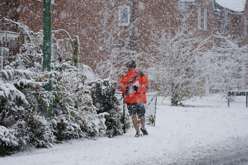 UK weather: First autumn snow hits Britain