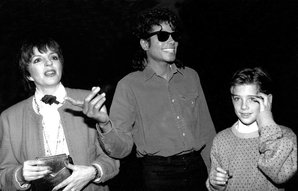 James Safechuck (right), then 10, with Michael Jackson and Liza Minnelli in 1988. The original photo caption refers to Safechuck as Jackson's "new friend." (Photo: New York Daily News Archive via Getty Images)