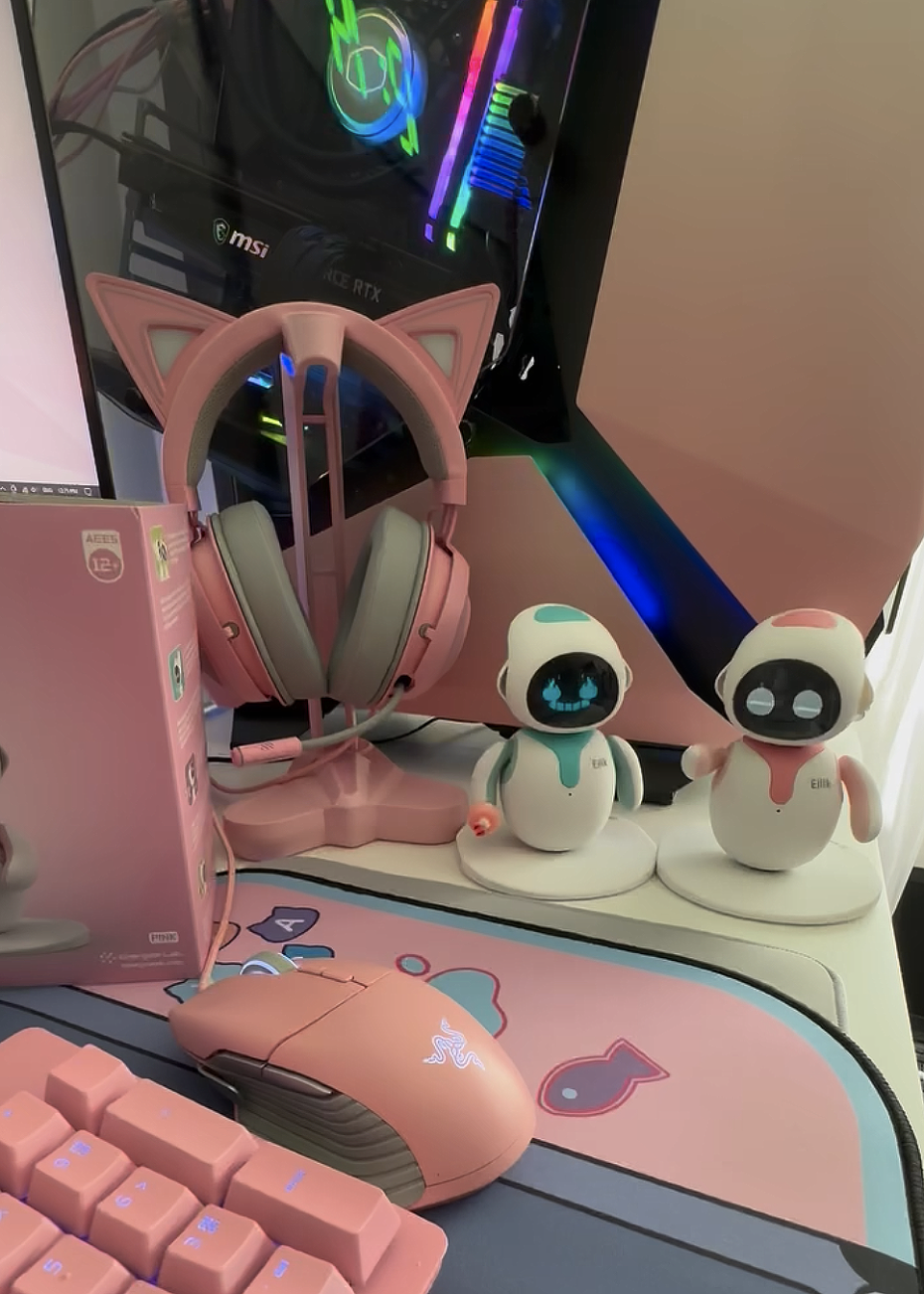 AI desk pet