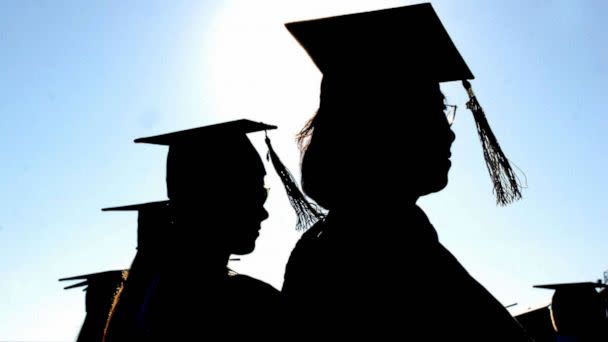 PHOTO: Graduates line up during commencement ceremony in Mansfield, N.J., June 18, 2010. (Getty Images, FILE)