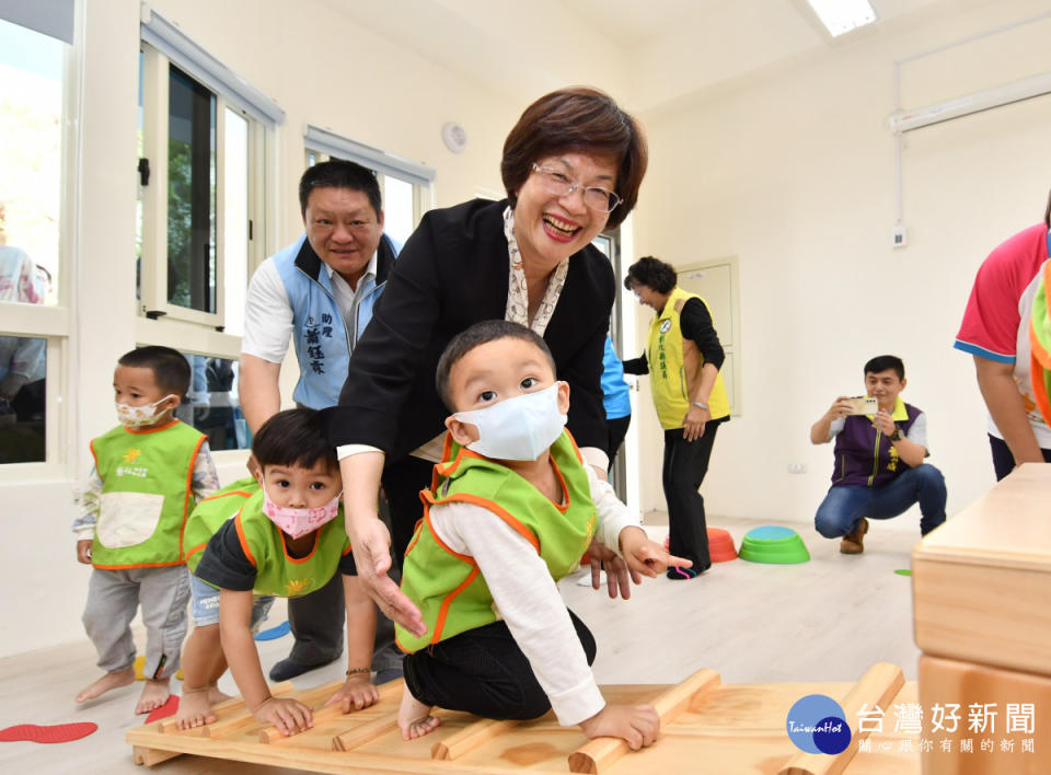 彰縣公共化幼兒園聯合揭牌，兩間幼兒園可收托182名幼兒。圖／記者鄧富珍攝