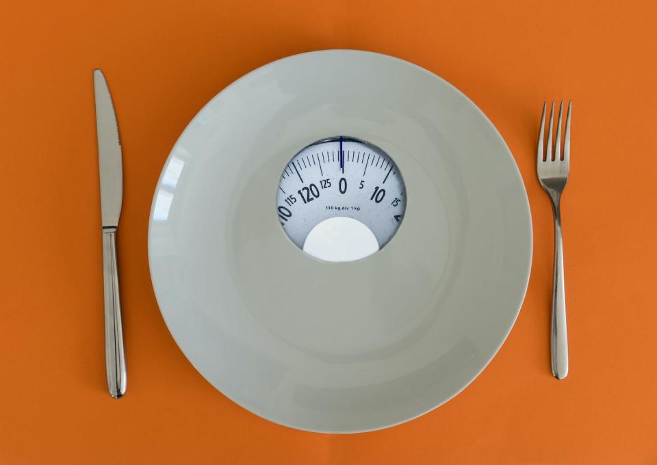 Popular weight-loss methods, whether they involve pills or ‘crash diets,’ often mimic symptoms of eating disorders. (Shutterstock)