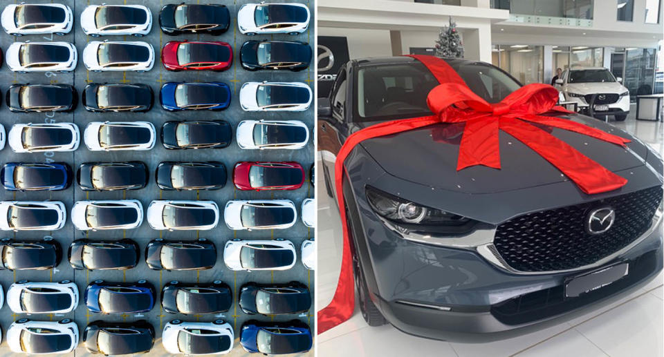 Diverse auto nuove parcheggiate vicine l'una all'altra (a sinistra). La nuova Mazda di Lollie con un fiocco rosso sopra dal giorno in cui l'ha acquistata (a destra).