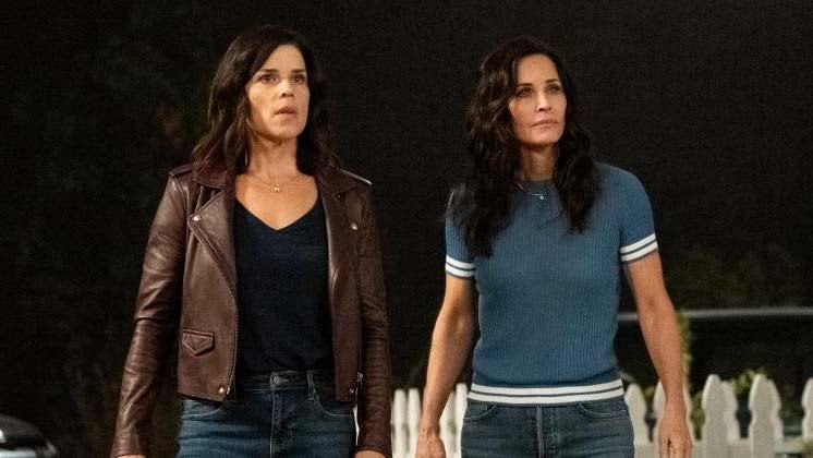 Neve Campbell and Courteney Cox Scream