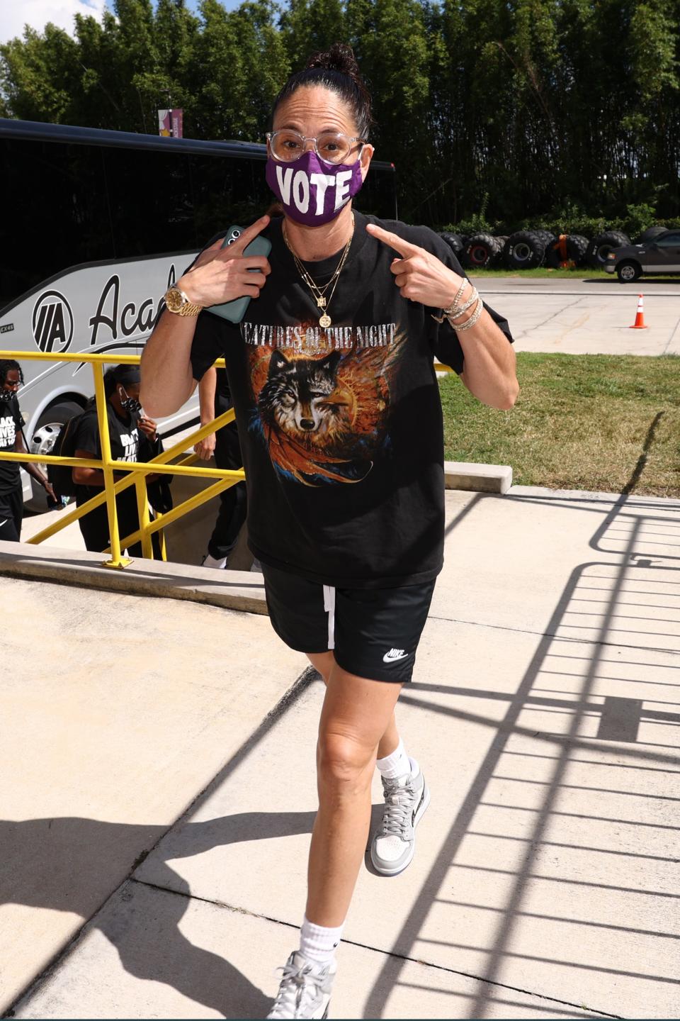 Sue Bird arrives prior to a game against the Atlanta Dream in Palmetto, Florida, August 6, 2020.