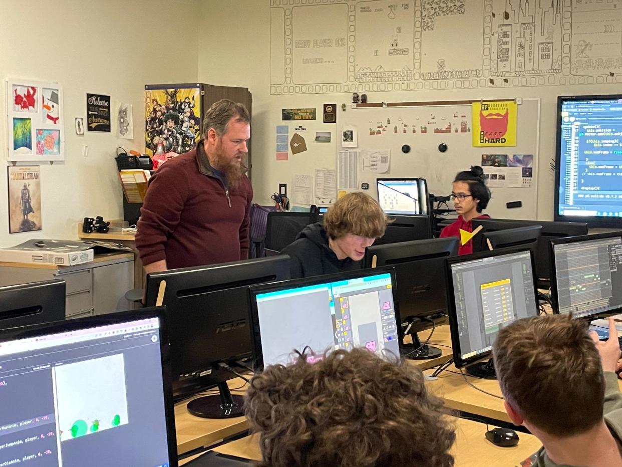 Licking Heights will hire 10 high school student technology interns for 2024-25. Students will be paid as entry-level employees through the High School Tech Internship program, an initiative of the Governor’s Office of Workforce Transformation.