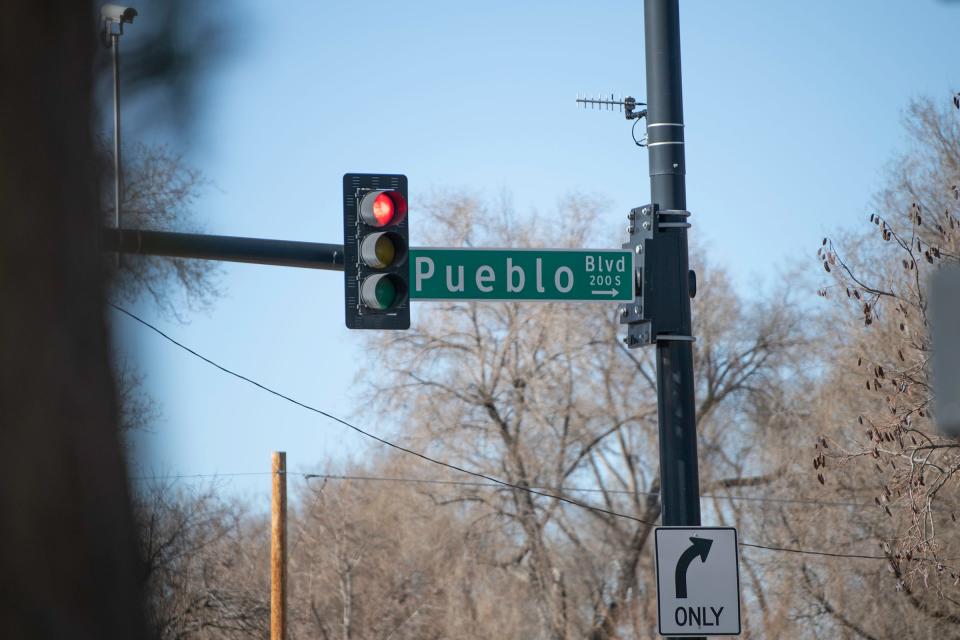 Pueblo Blvd. sign