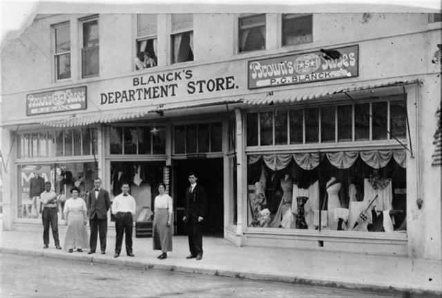 Stores in Miami used to look like that? See early photos of Burdines, Sears  and others