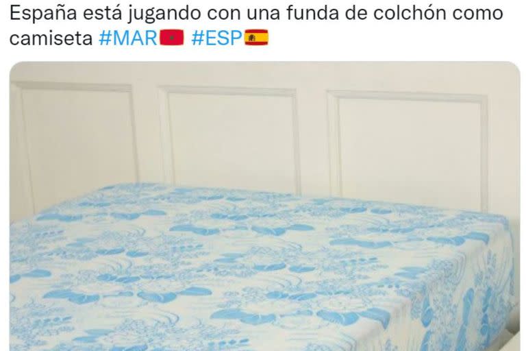 Los mejores memes sobre la indumentaria de color celeste de España contra Marruecos