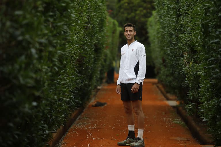 Tomás Etcheverry, en los pasillos del Buenos Aires Lawn Tennis Club, el escenario de la serie entre la Argentina y Lituania 