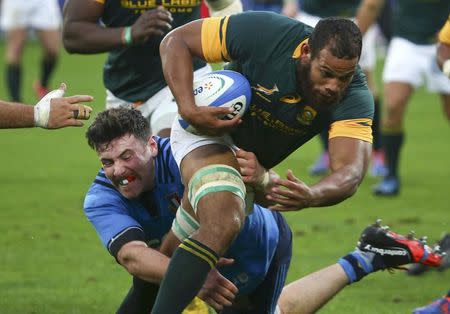 Rugby Union - Rugby Test - Italy v South Africa - Artemio Franchi stadium, Florence, Italy - 19/11/16. Italy's George Biagi in action against South Africa's Nizaam Carr. REUTERS/Alessandro Bianchi