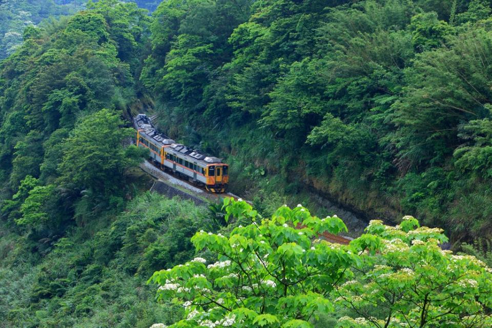 台鐵平溪、深澳昨日線中午起至晚間18時停駛，並於今日10時復駛。   圖：取自交通部觀光局 (資料照)