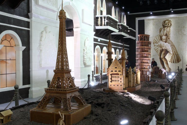 Chocolate-made replicas of famous landmarks on show on January 18, 2013 at the Chocolate Happy Land exhibition in Shanghai. The show boasts edible re-creations of world-renowned icons of refinement, glamour and heritage, from a giant Mona Lisa and Marilyn Monroe to the Leaning Tower of Pisa