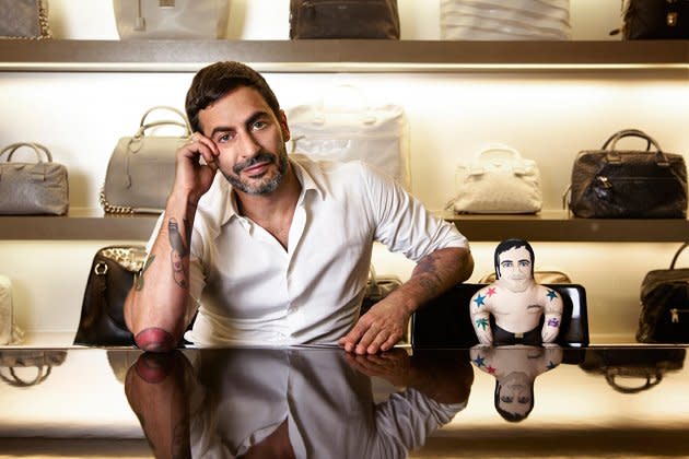 Das muskulöse Mini-Me des Designers Marc Jacobs gibt es jetzt als limitierte Puppe (Bild via Facebook)