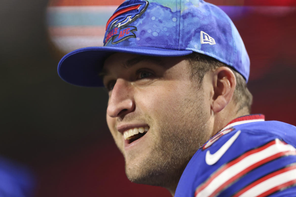 AP source: Bills rework Allen, Miller deals to get under cap - The