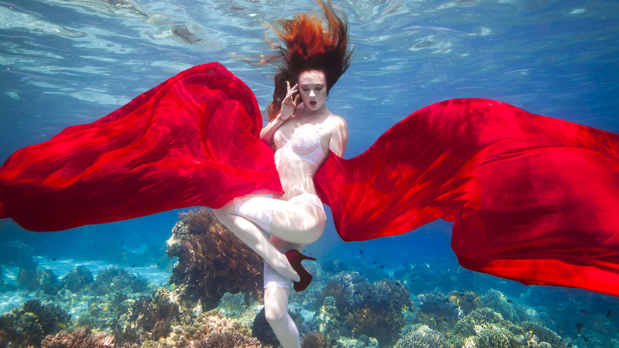  Underwater portraiture. 